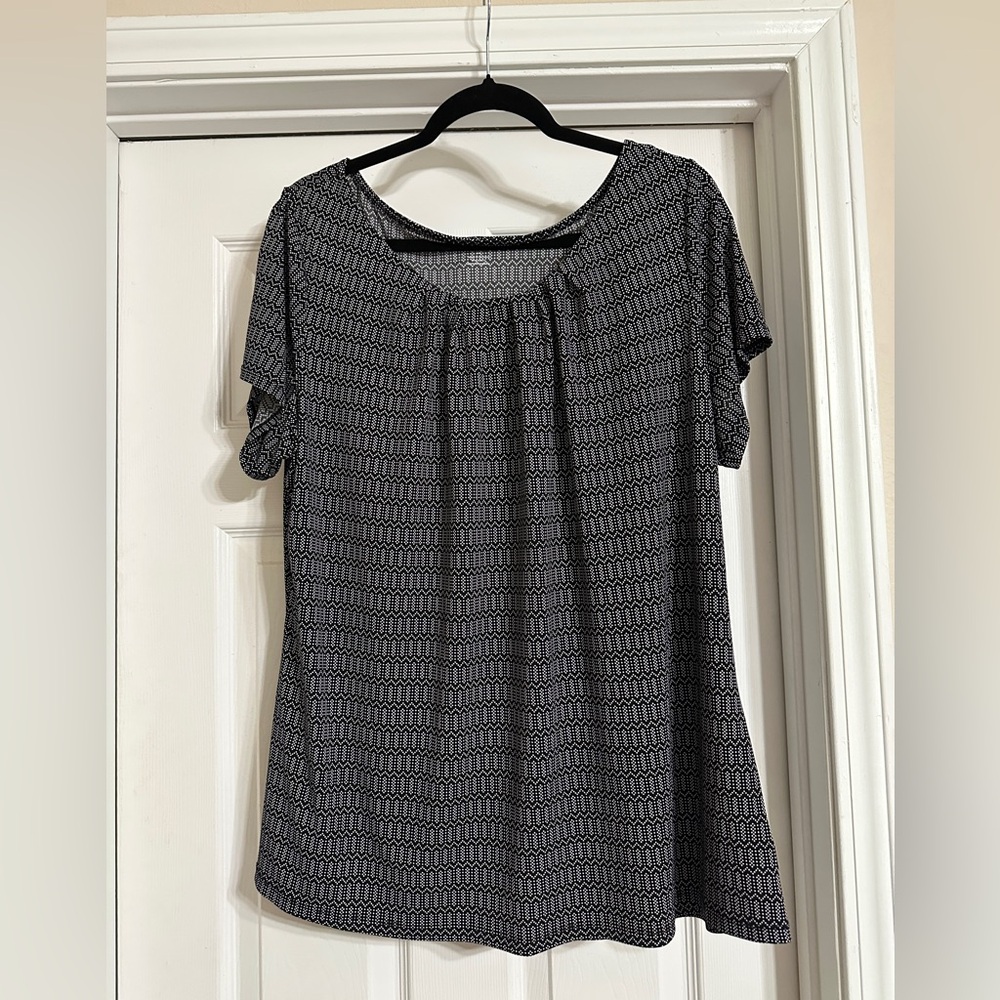 Worthington Black and White Patterned Blouse